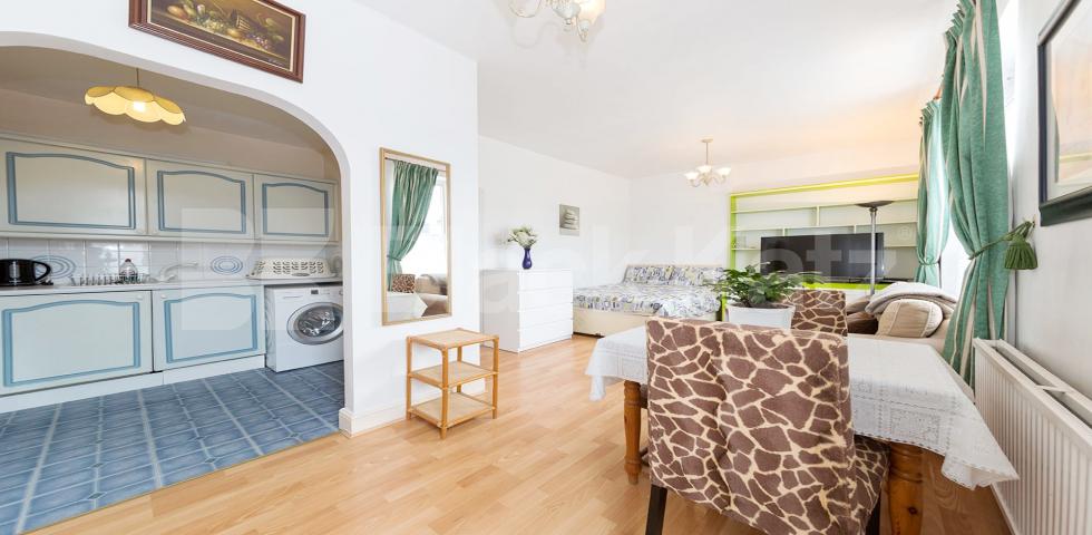 			UNDER OFFER , Studio Apartment, 1 bath, 1 reception Flat			 Sinclair Road, SHEPHERDS BUSH